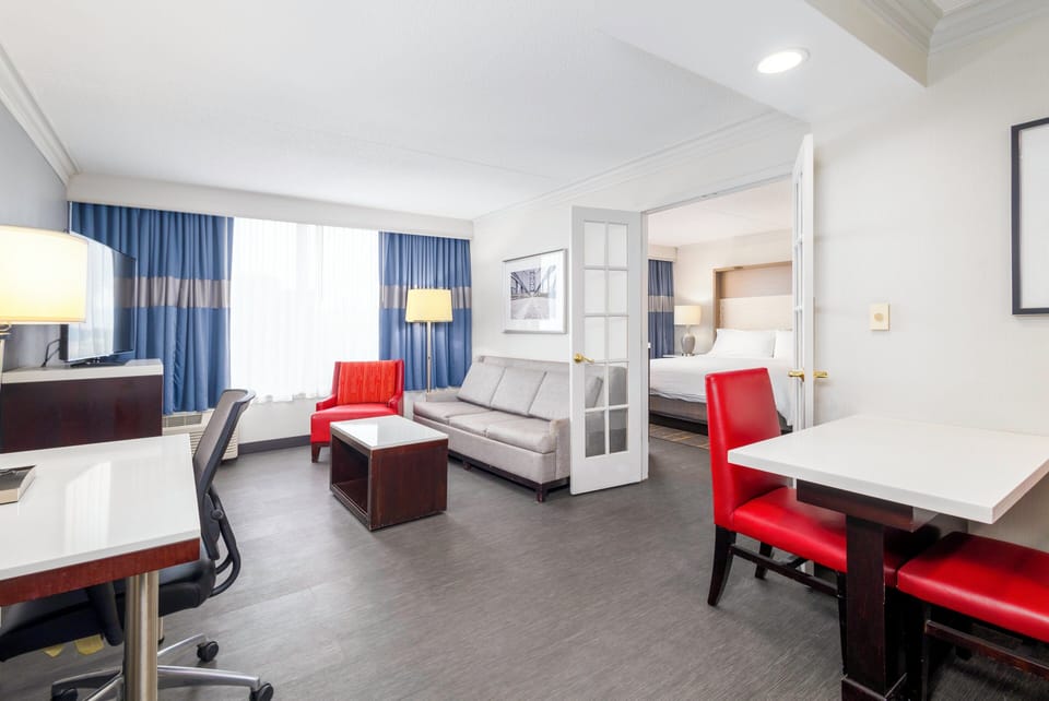 1 bedroom, premium bedding, pillowtop beds, desk