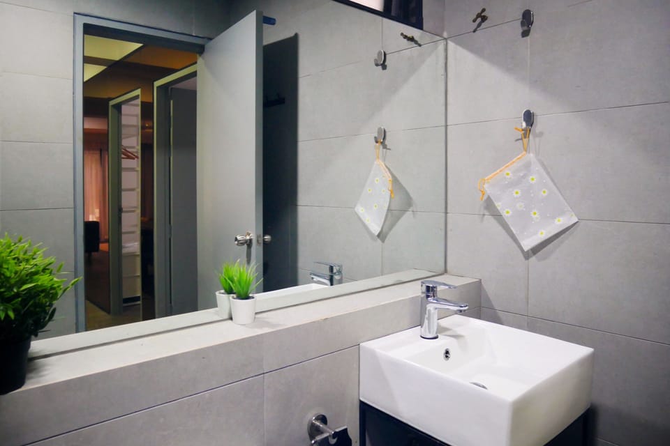 3 bedrooms apartment | Bathroom | Shower, hair dryer, slippers, bidet
