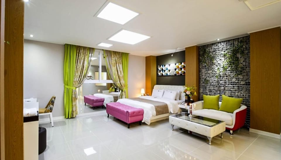 Standard Room (Breakfast available on Weekday only) | Desk, soundproofing, free WiFi, bed sheets