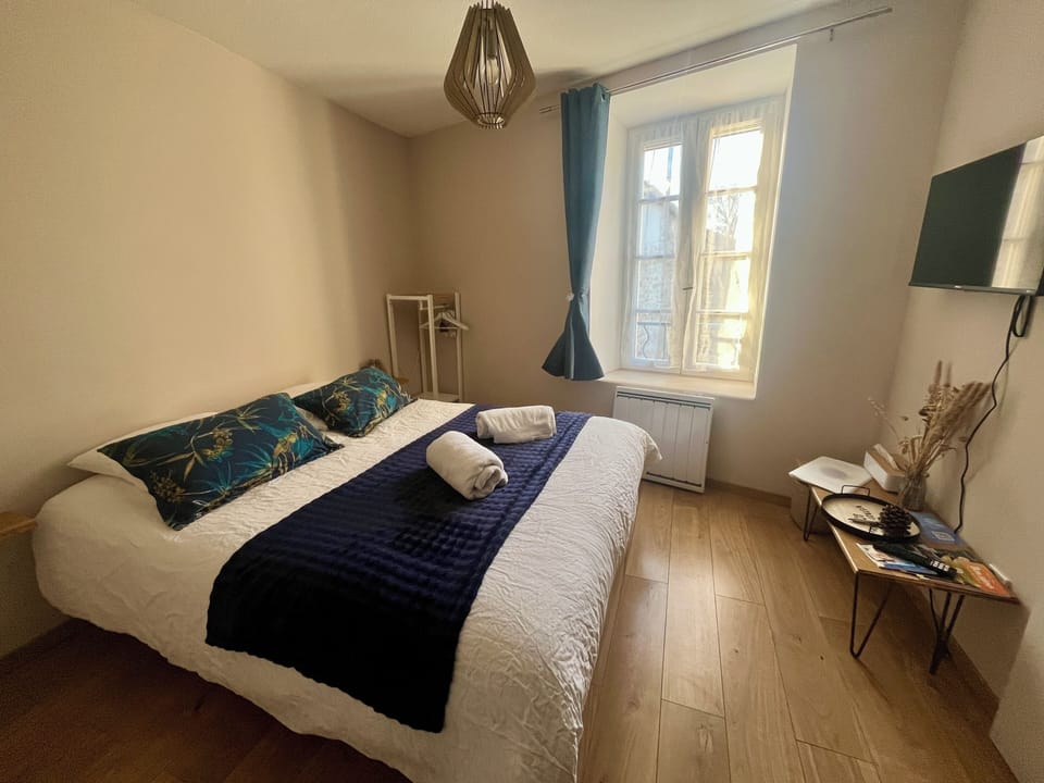 Comfort Room, 1 Queen Bed (Le Colibri) | Premium bedding, memory foam beds, free WiFi, bed sheets