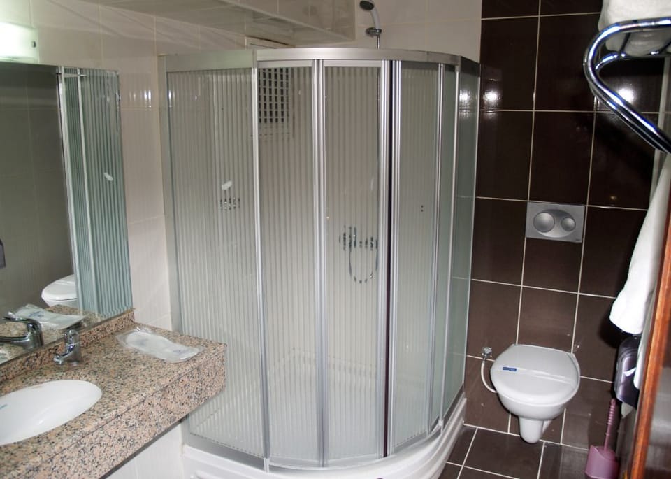 Deep soaking tub, rainfall showerhead, free toiletries, hair dryer