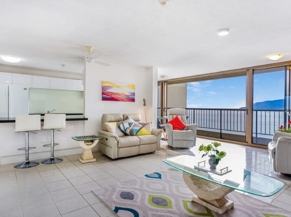 Guaranteed Ocean View 2-Bedroom Apartment | 2 bedrooms, desk, laptop workspace, soundproofing