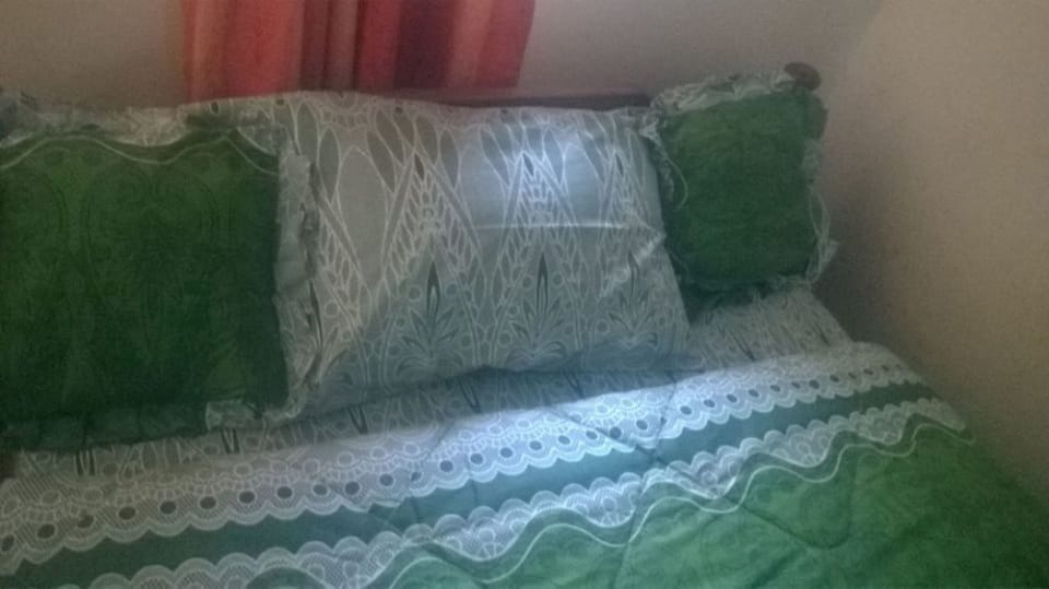Twin Room | Desk, free WiFi, bed sheets