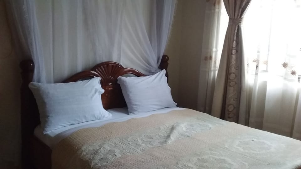 Double Room | Desk, blackout drapes, free WiFi, bed sheets
