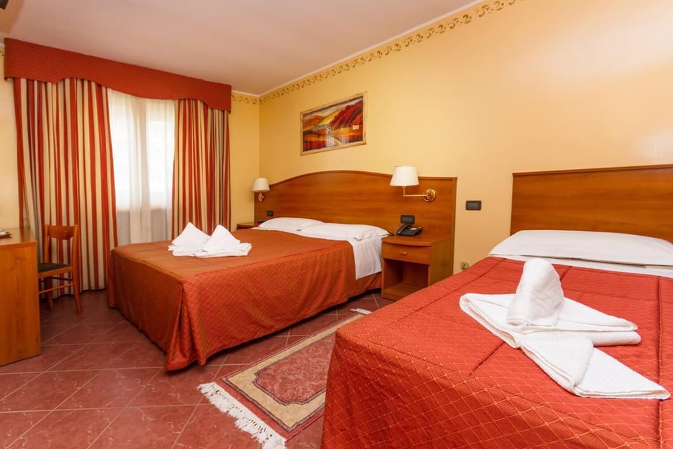 Triple Room | In-room safe, cribs/infant beds