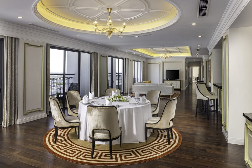 Presidential Suite | Living room | LCD TV