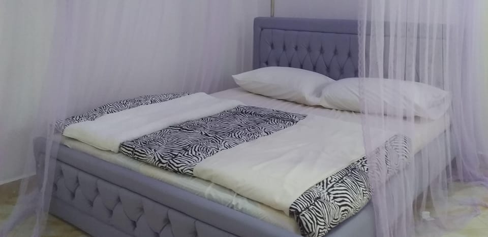 Deluxe Double Room | Desk, laptop workspace, free WiFi, bed sheets
