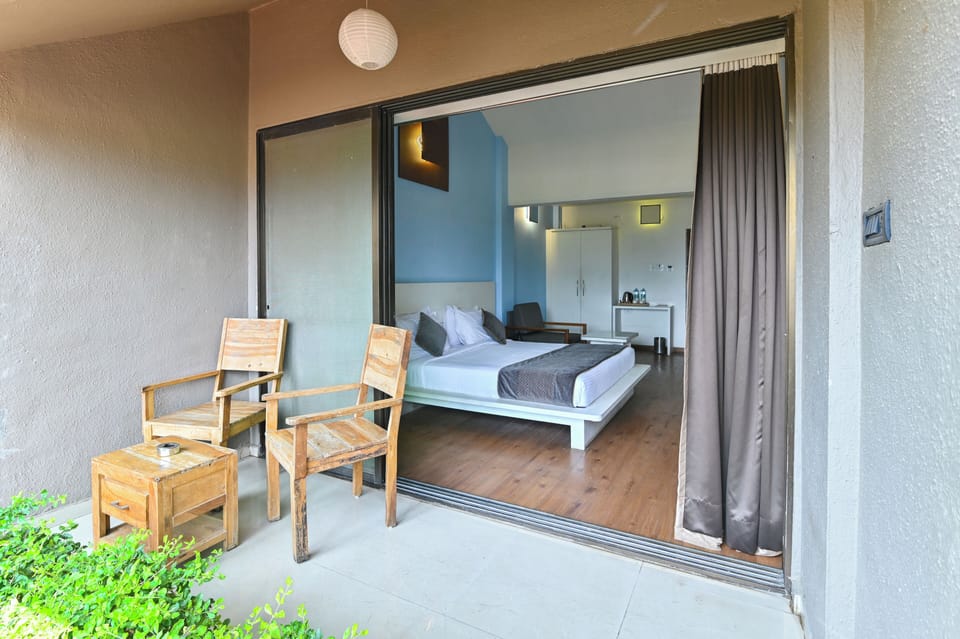 Courtyard Room | Individually decorated, individually furnished, soundproofing