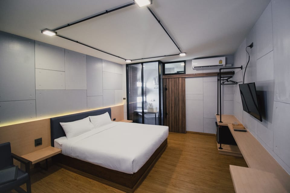 LBOX | Free WiFi, bed sheets