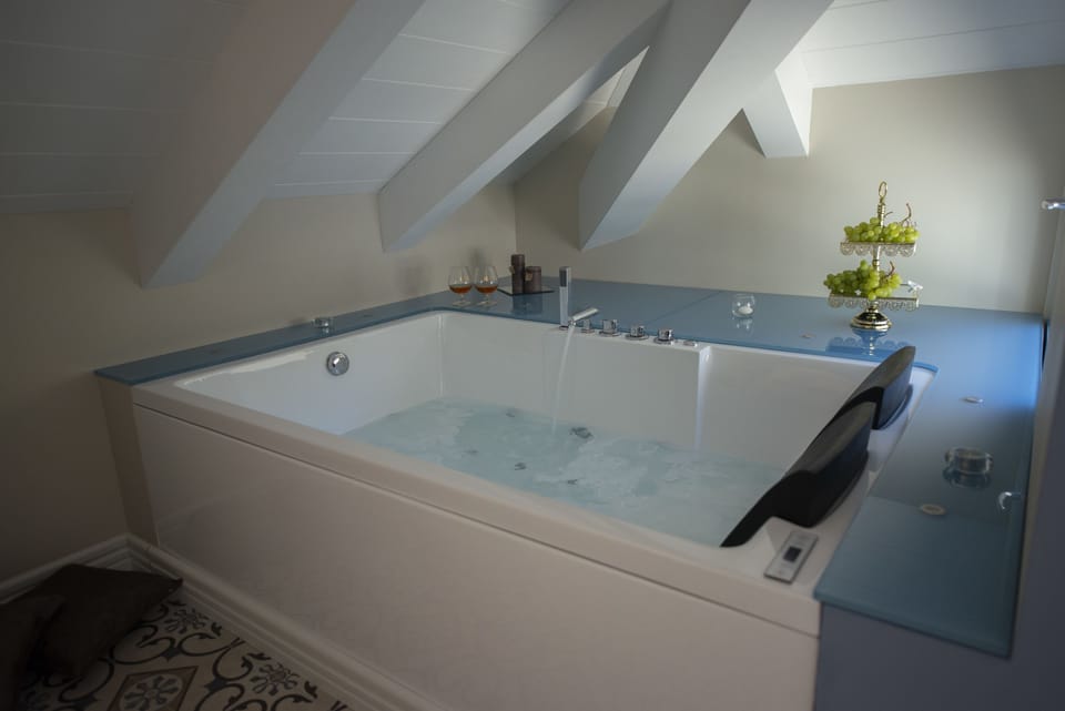 Junior Suite | Jetted tub