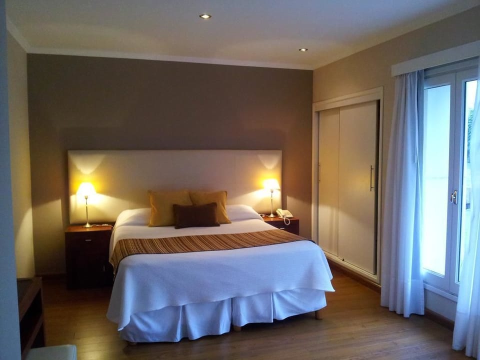 Comfort Double or Twin Room | Premium bedding, minibar, in-room safe, blackout drapes