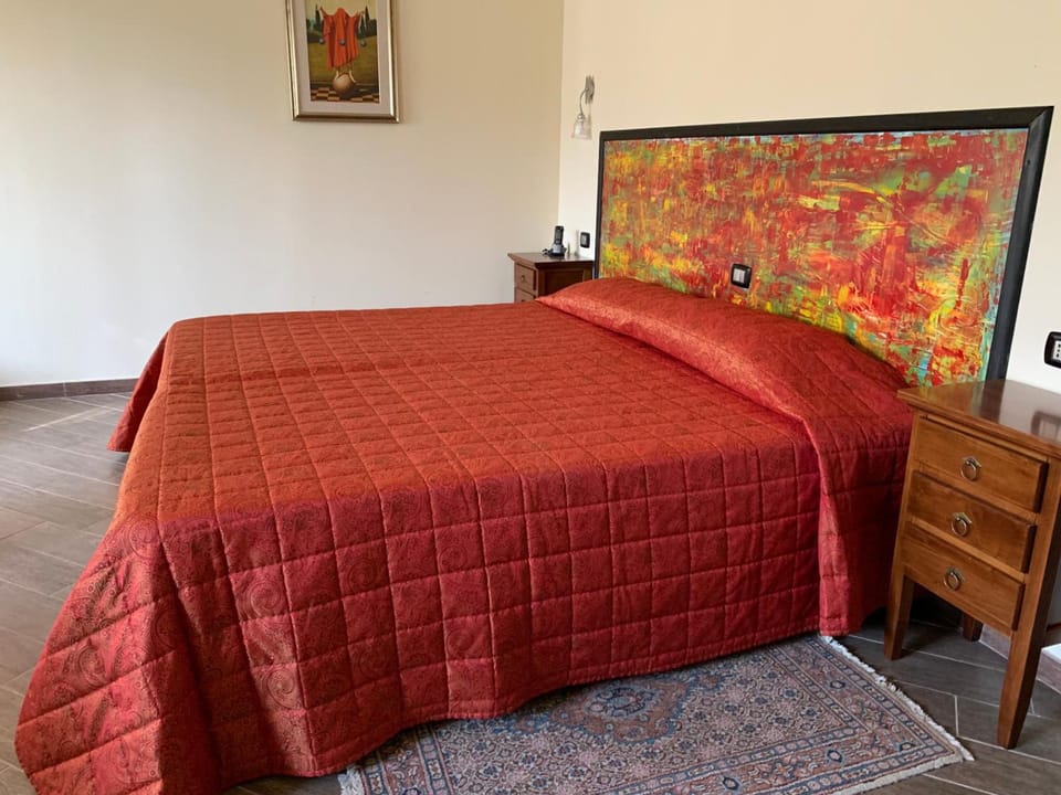 In-room safe, blackout drapes, soundproofing, WiFi (free)