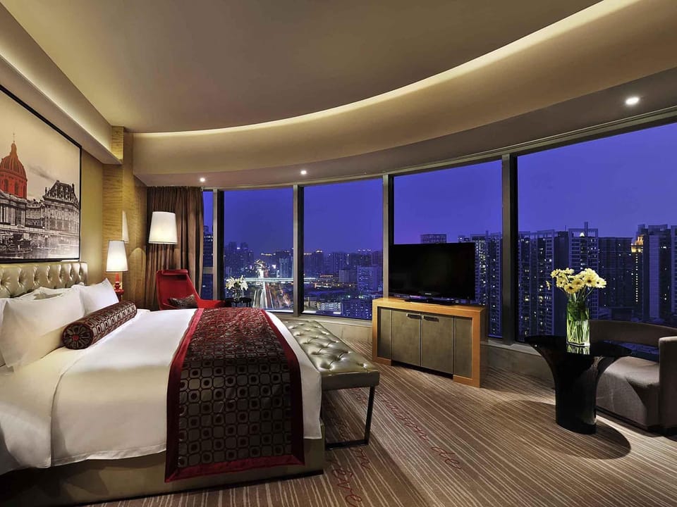 1 bedroom, premium bedding, down comforters, minibar