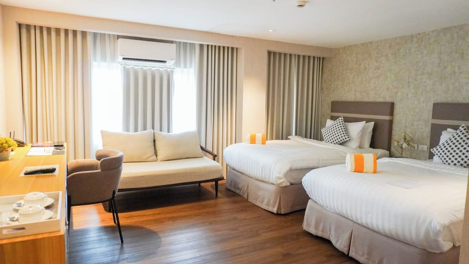 Deluxe Twin Room | Premium bedding, down comforters, in-room safe, desk