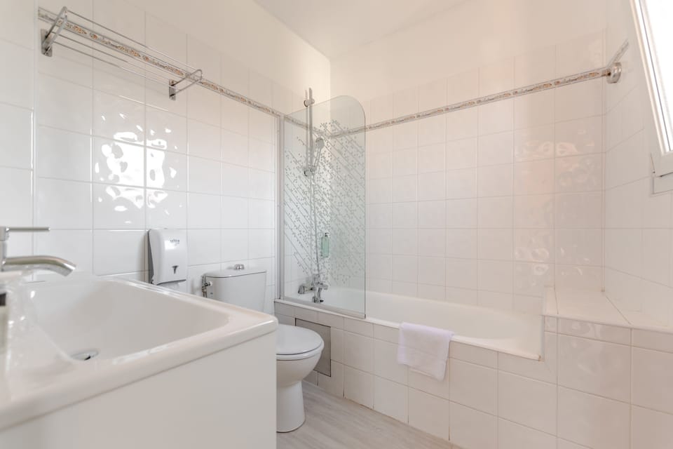 Comfort Room | Bathroom | Hair dryer, towels