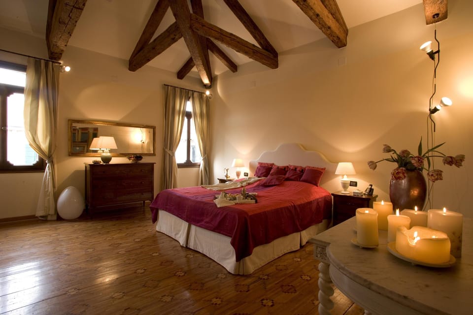 Junior Suite | Premium bedding, minibar, in-room safe, desk