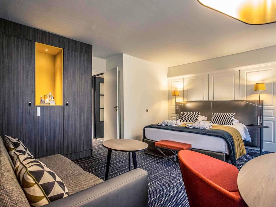 Privilege, Room, 1 Double Bed with Sofa bed | Premium bedding, minibar, in-room safe, desk