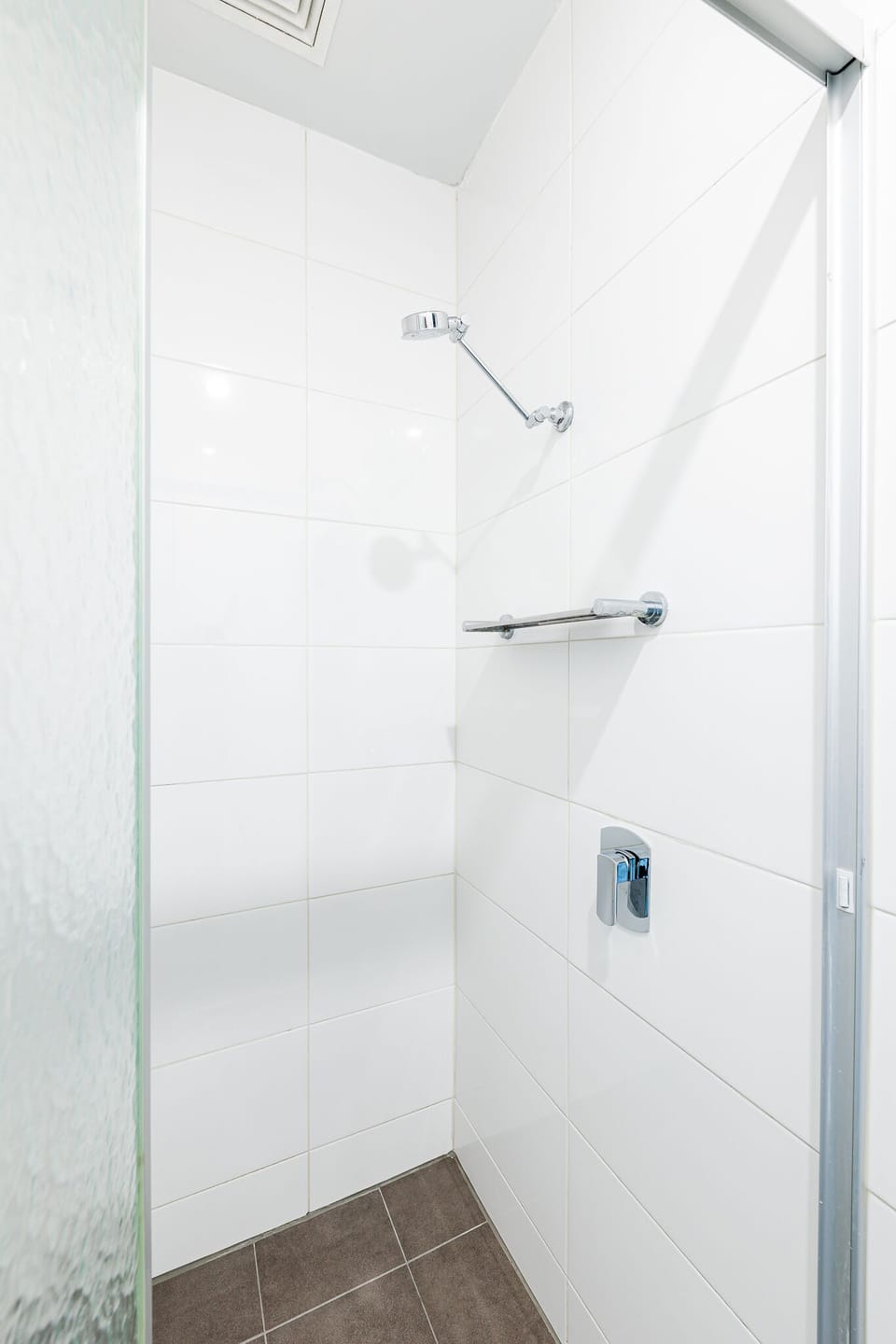 Bed in a 6 Share Ensuite | Bathroom | Shower, hair dryer (on request), towels