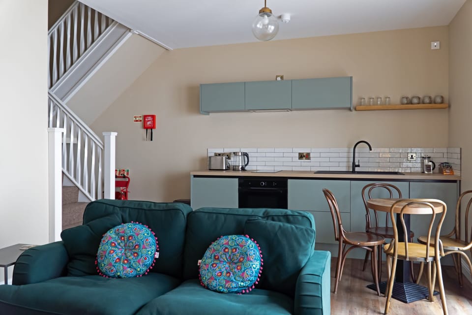 Apartment, Private Bathroom (Campbell) | Lounge