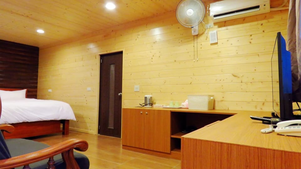 Double Room | Blackout drapes, free WiFi, bed sheets