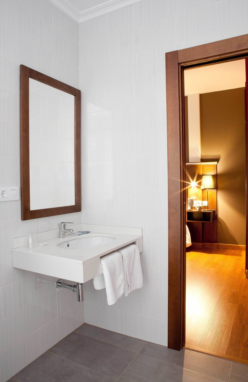 Double Room | Bathroom | Free toiletries, hair dryer, towels