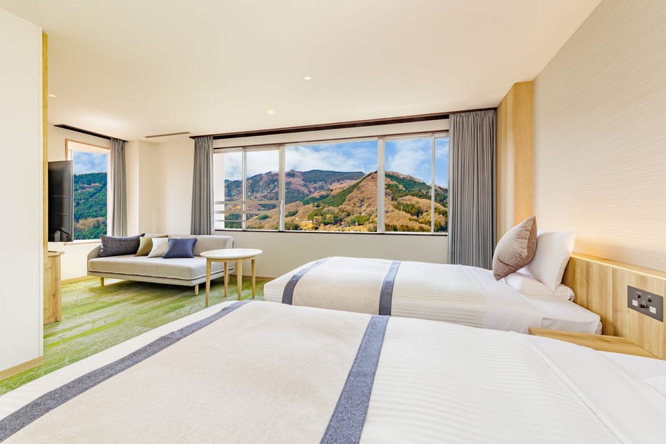 Accessible Room, Non Smoking, Private Bathroom | In-room safe, bed sheets