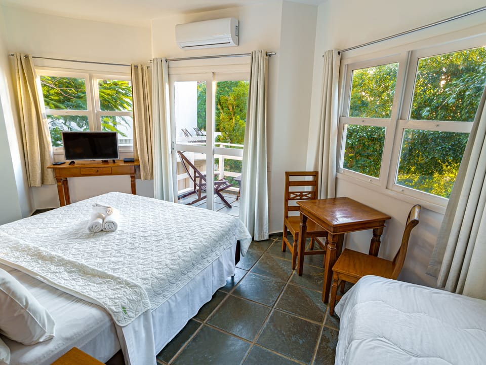 Triple Room, 1 Bedroom | In-room safe, individually furnished, free WiFi, bed sheets