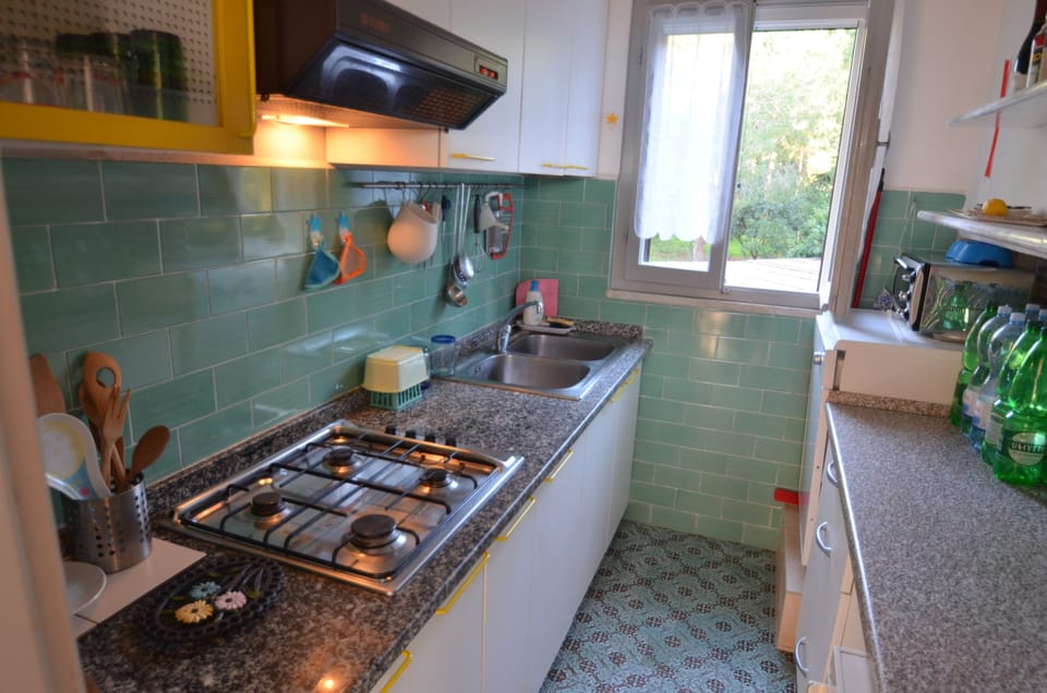 Apartment, 2 Bedrooms | Private kitchen | Fridge, microwave, stovetop, dishwasher