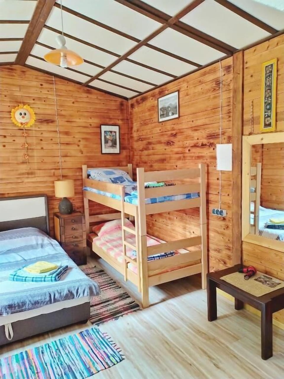 Desk, free WiFi, bed sheets