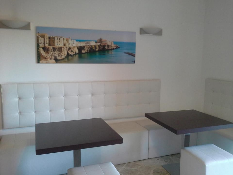 32-inch flat-screen TV with satellite channels, TV