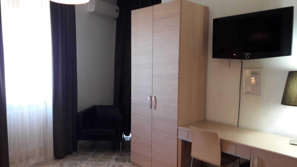 Classic Double Room | Room amenity