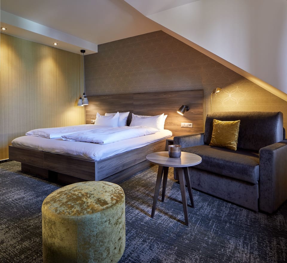 Deluxe Double Room | Hypo-allergenic bedding available, minibar, in-room safe, desk