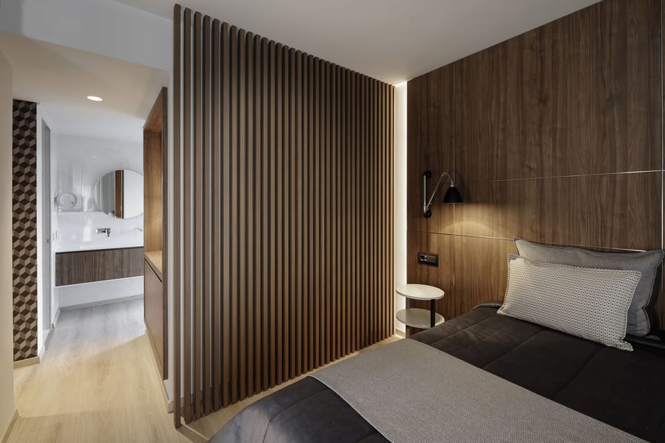 Deluxe Suite, 1 King Bed with Sofa bed | Egyptian cotton sheets, premium bedding, pillowtop beds, minibar