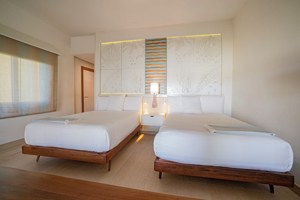 Premium bedding, free minibar, in-room safe, desk