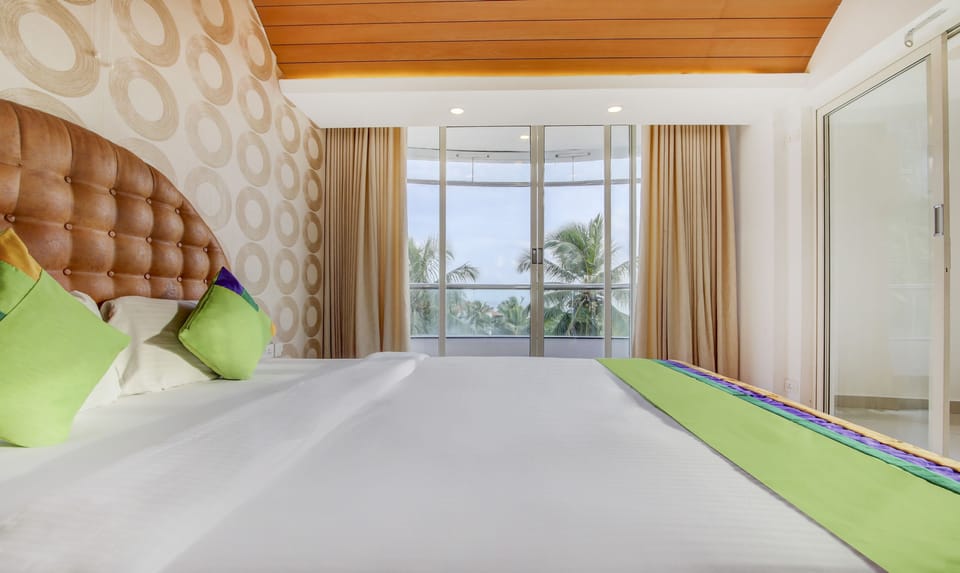 Premium Room | Iron/ironing board, rollaway beds, free WiFi, bed sheets