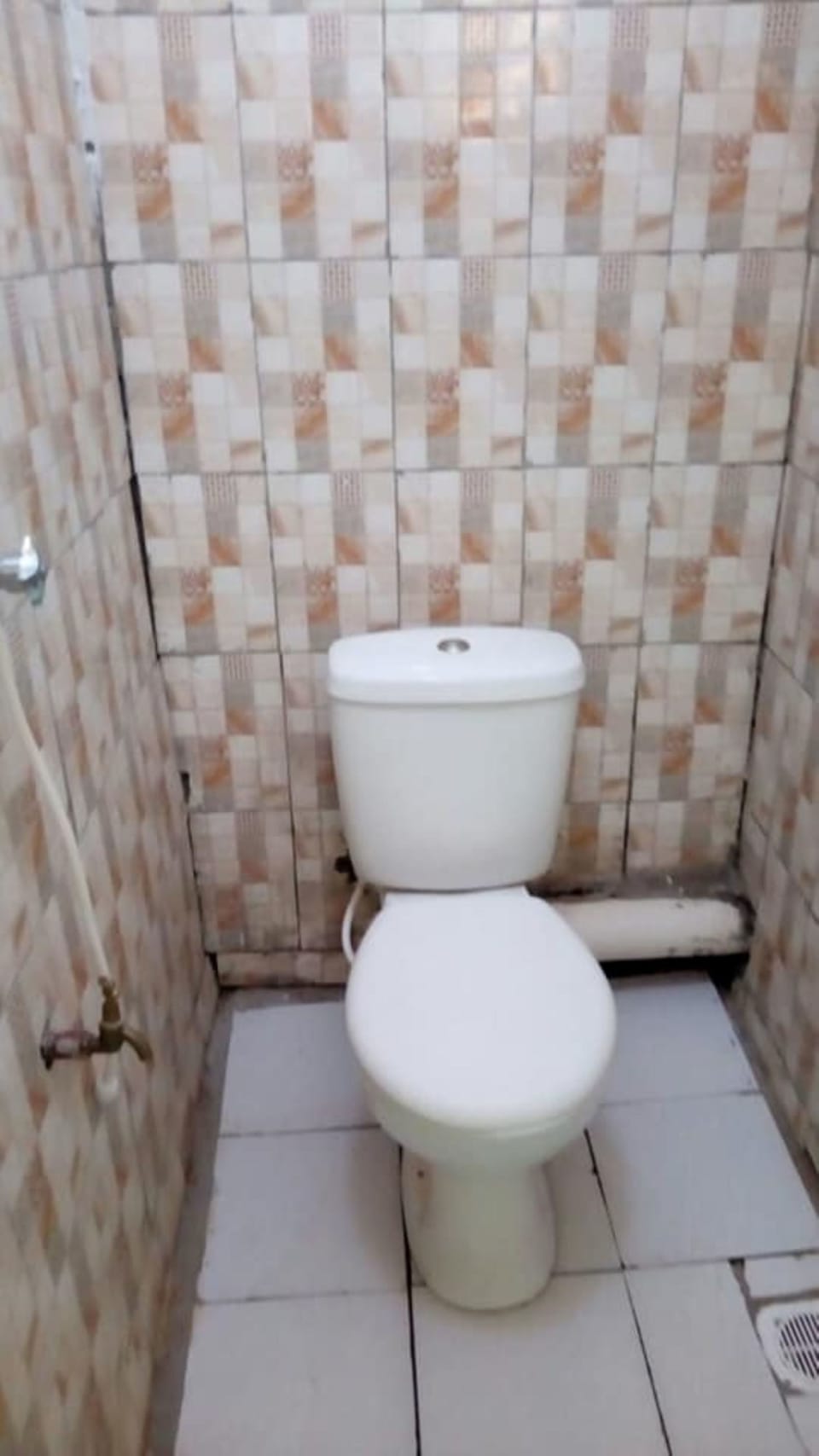 Cottage | Bathroom | Shower, rainfall showerhead, free toiletries, slippers