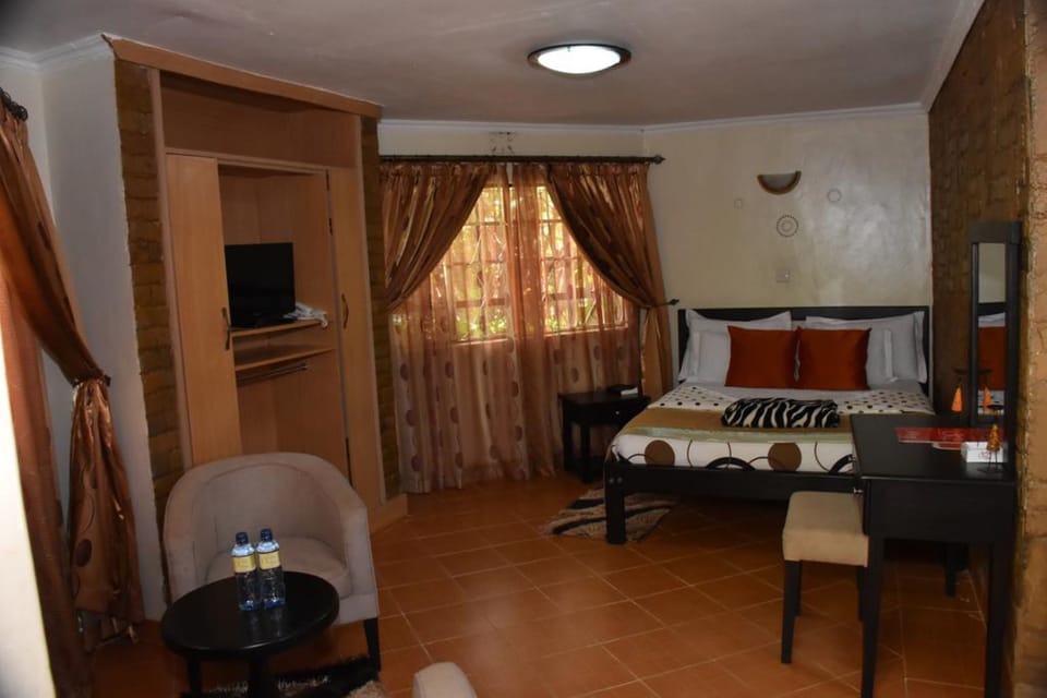 Deluxe Double Room | Individually decorated, individually furnished, desk, laptop workspace