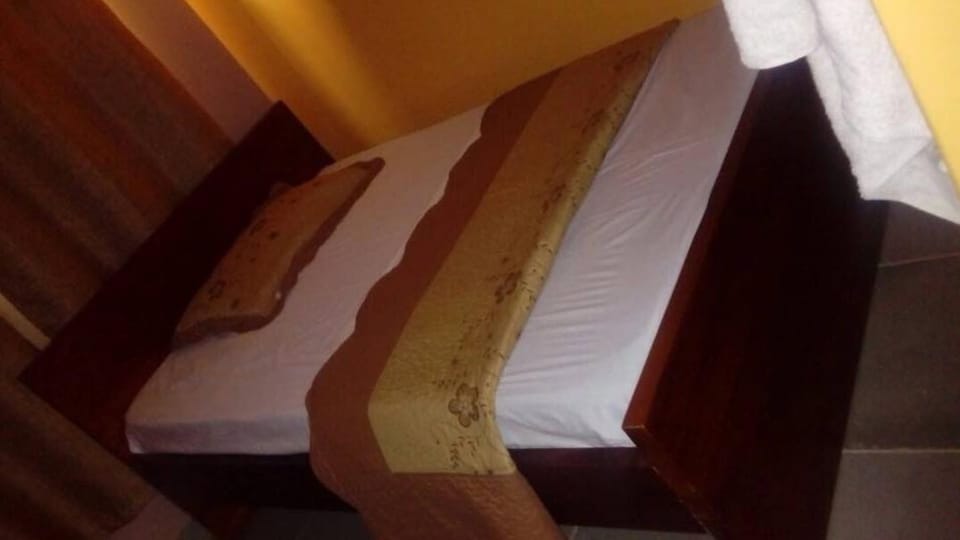 Desk, bed sheets