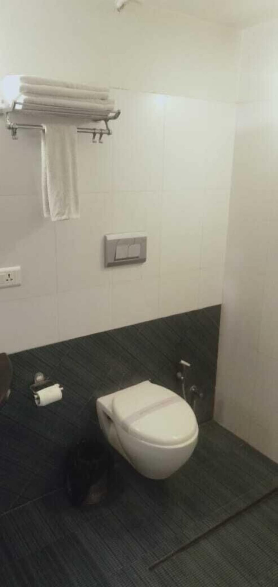 Standard Room | Bathroom | Shower, towels