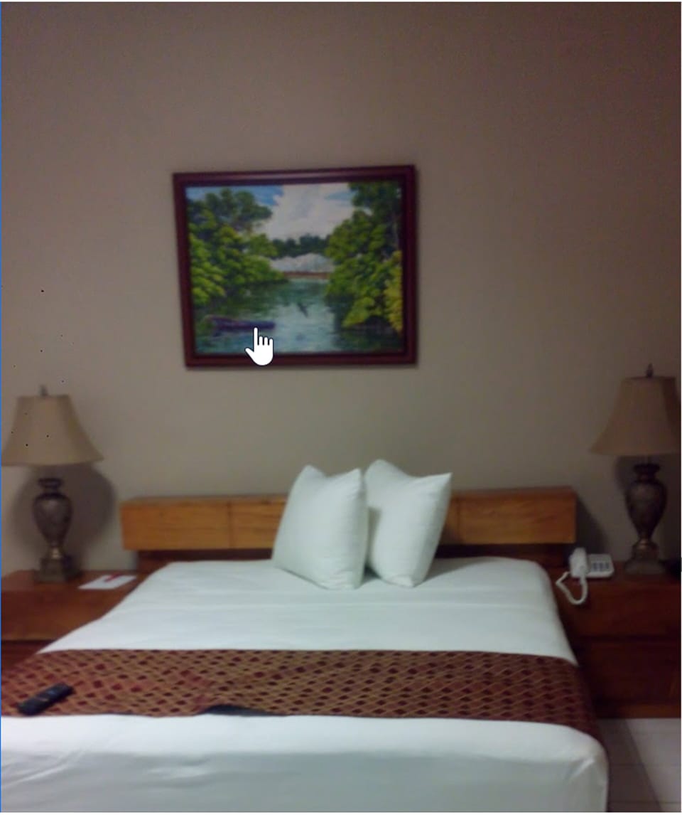 Executive Room | Minibar, in-room safe, desk, laptop workspace