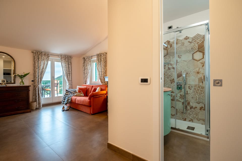 Comfort Room, Terrace, Sea View (Monterosso) | Free minibar items, in-room safe, individually decorated