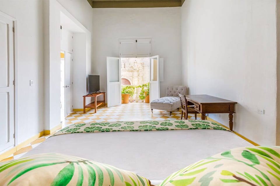 Superior Room (La Aduana) | In-room safe, free WiFi, bed sheets