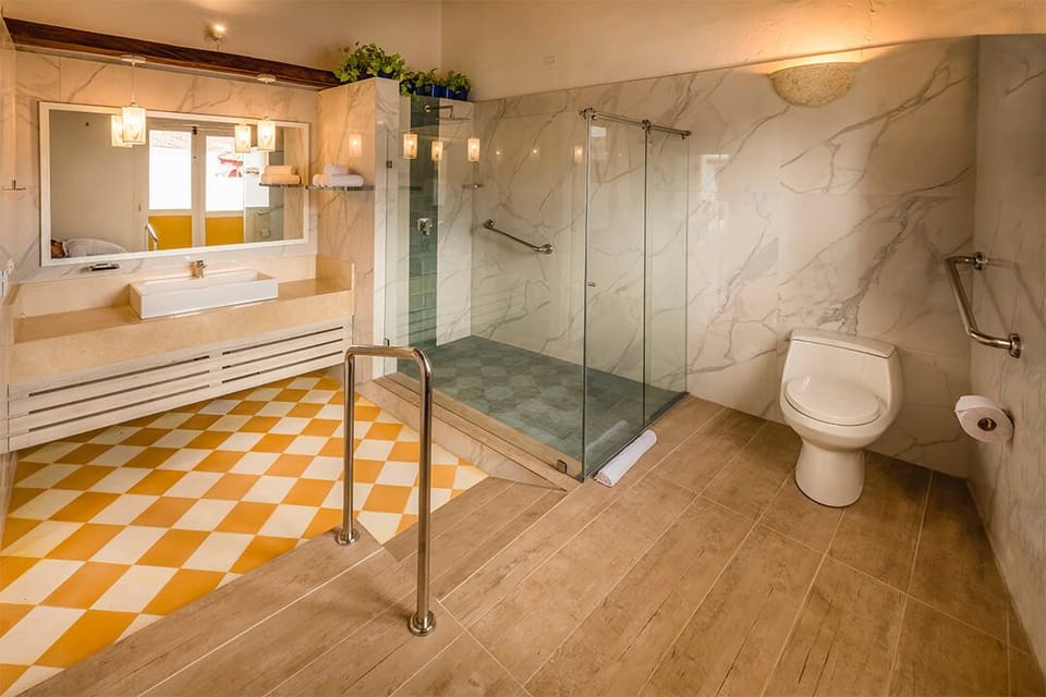 Shower, free toiletries, hair dryer, towels