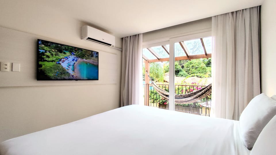 Luxury Room, Balcony | Premium bedding, pillowtop beds, minibar, laptop workspace