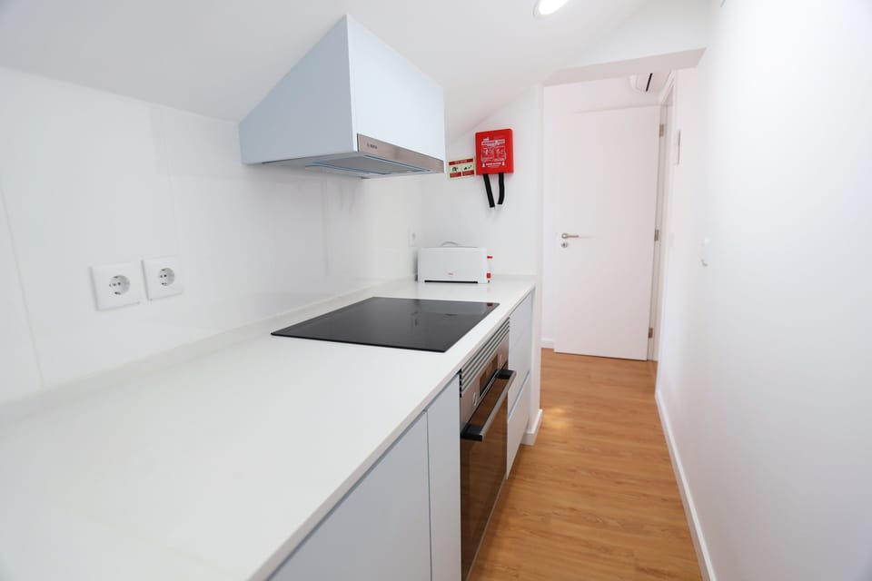 Comfort Double Room (8) | Shared kitchen | Microwave, stovetop, cookware/dishes/utensils
