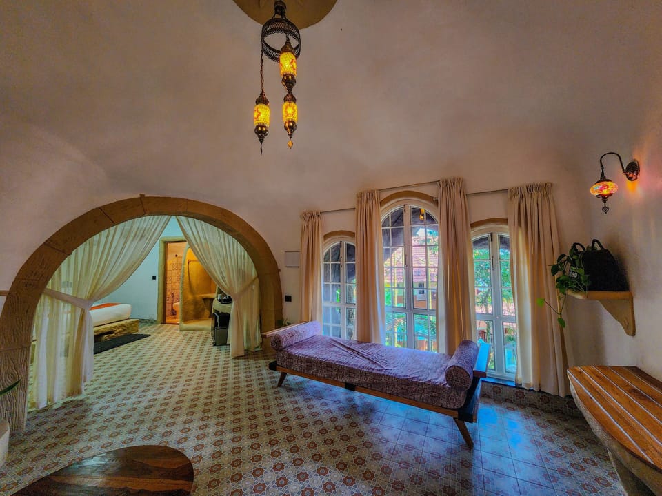 Traditional Room, 1 Bedroom | Living area