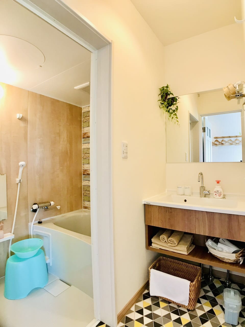 Separate tub and shower, free toiletries, hair dryer, slippers