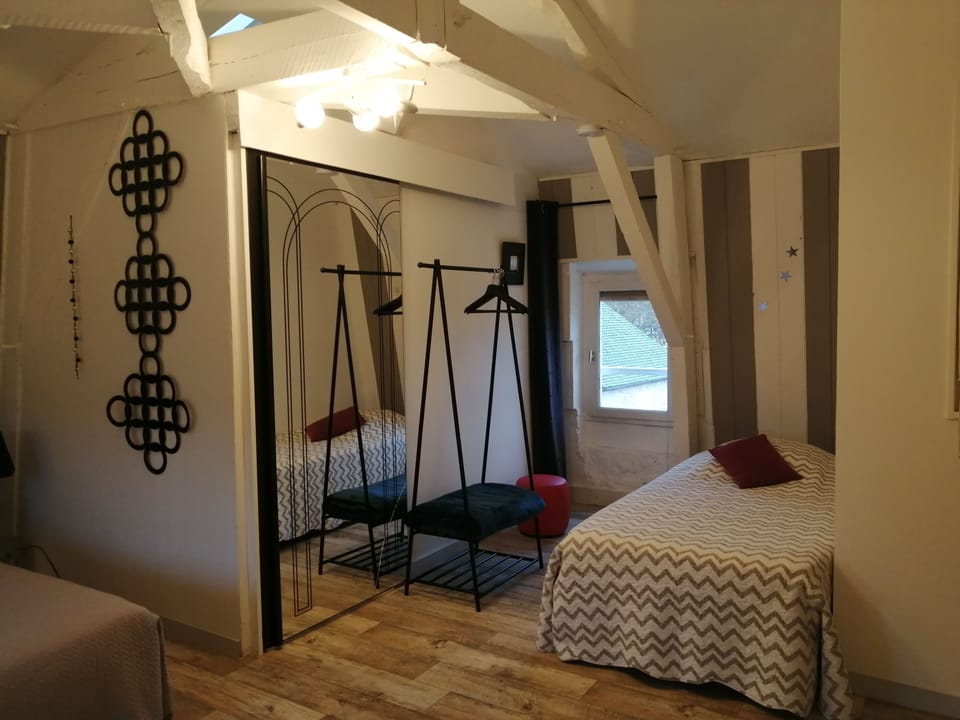 Family Room | Individually decorated, individually furnished, free cribs/infant beds