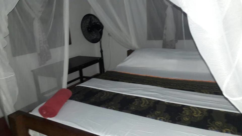 Deluxe Bungalow | 1 bedroom, cribs (surcharge), rollaway beds (surcharge), bed sheets