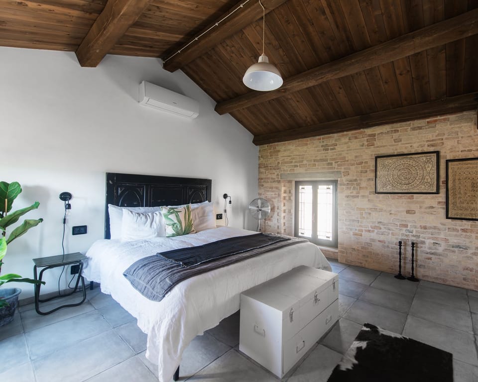Deluxe Suite (8) | Egyptian cotton sheets, premium bedding, down comforters